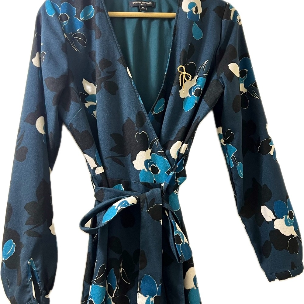 Banana Republic Floral Wrap dress-dark green - Picture 2 of 5